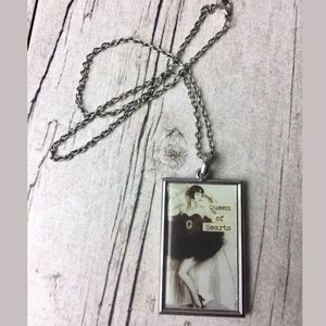 🌙 5 / $30 🌙 Retro Pinup Queen of Hearts Necklace